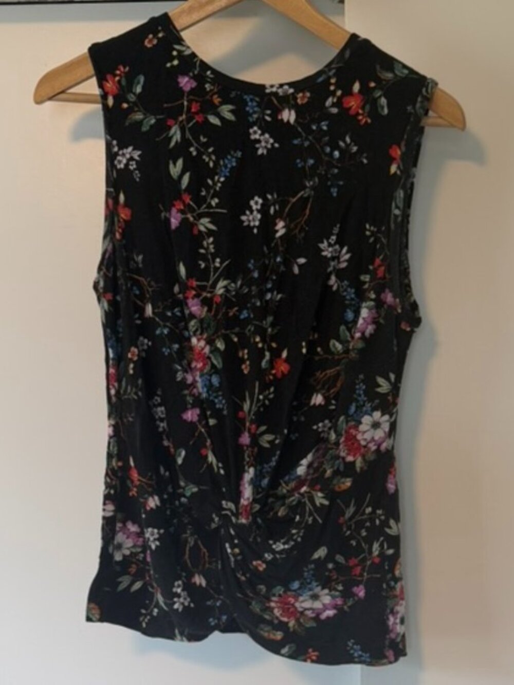 ANDEAWY size M floral sleeveless shirt